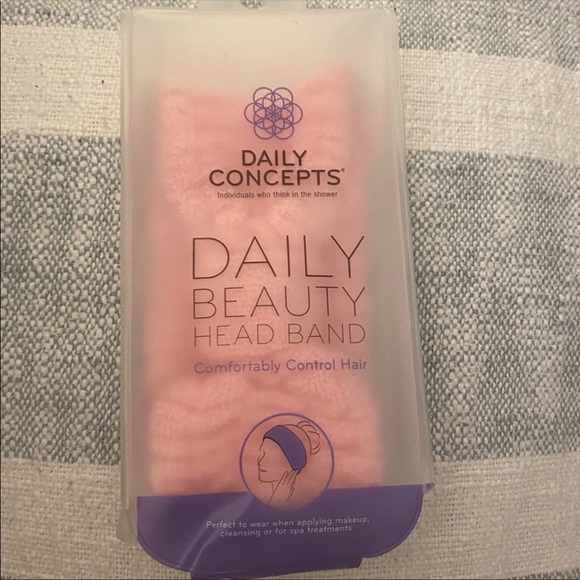 NWT Daily Concepts - Daily Beauty Headband - Picture 2 of 3